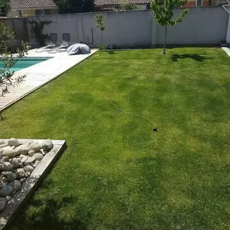 Location Pour 4 Personnes Avec Piscine *